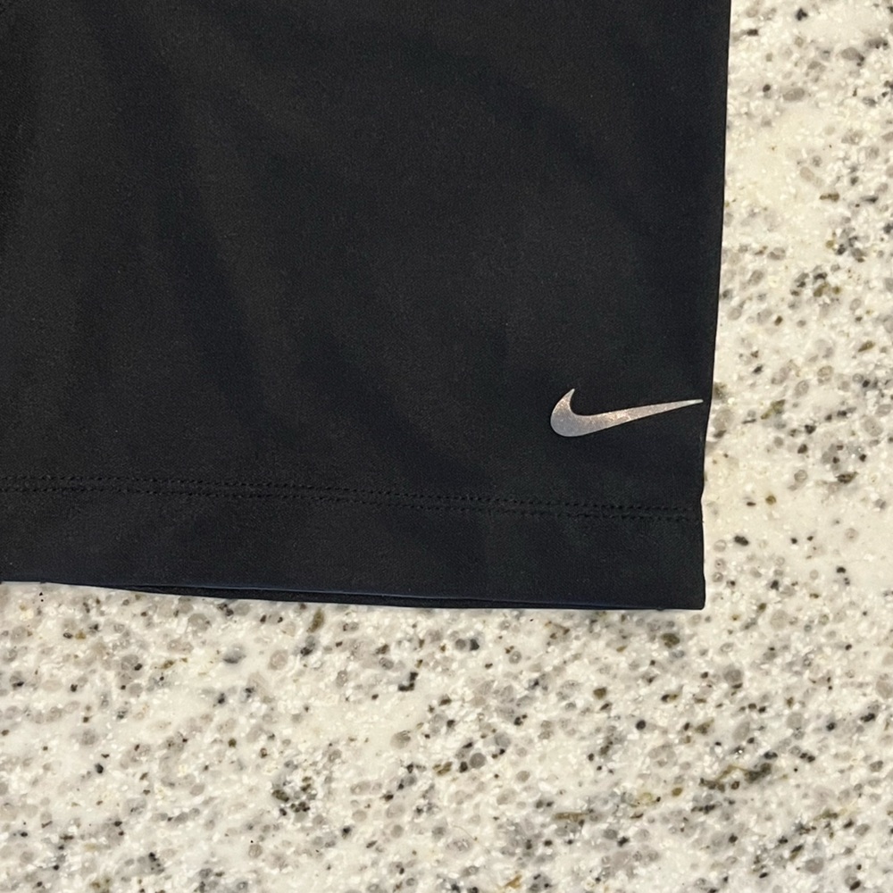 Nike Golf Tour Performance Pebble Beach Golf
Polo Black Men’s Size Large - Picture 5 of 8